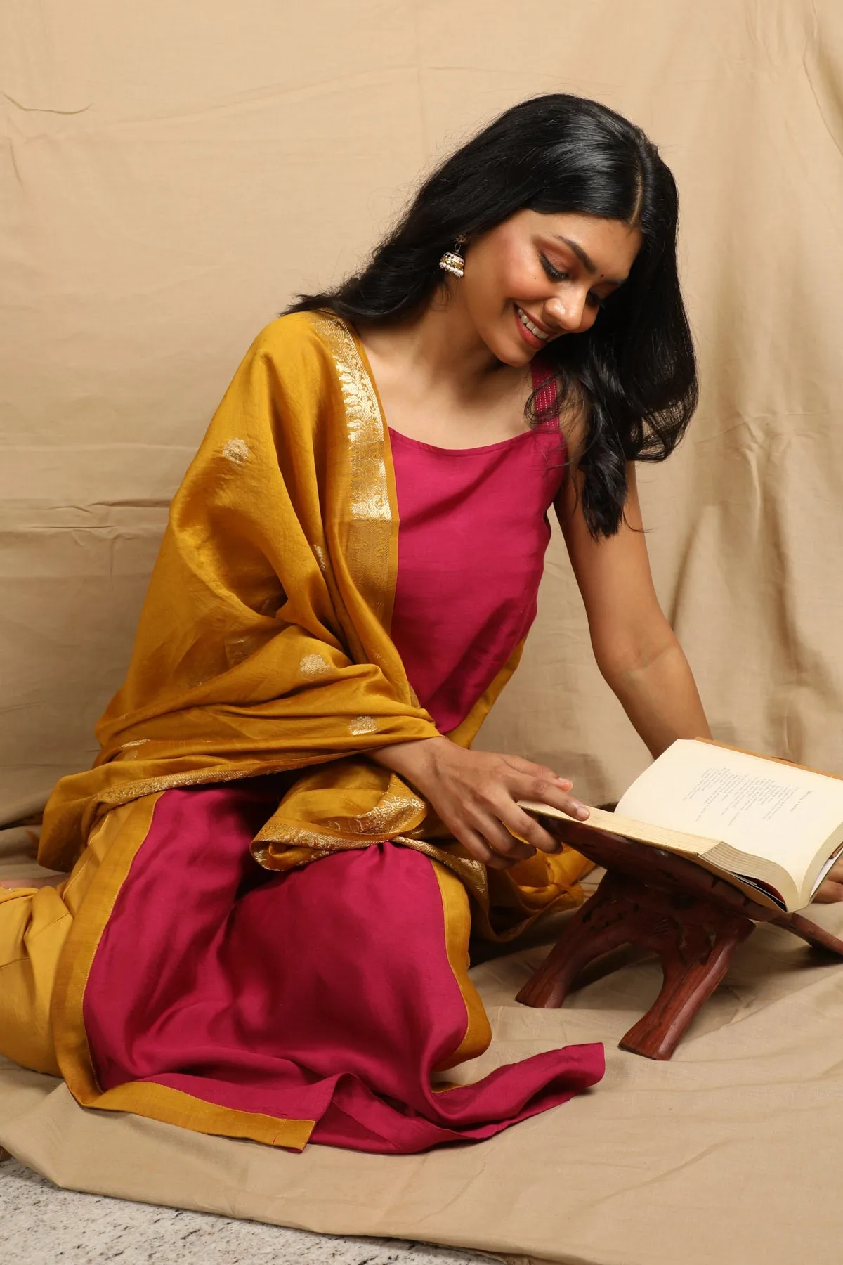 Ahana High-slit Kurta, Pants and Dupatta - Set