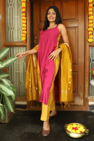 Ahana High-slit Kurta, Pants and Dupatta - Set