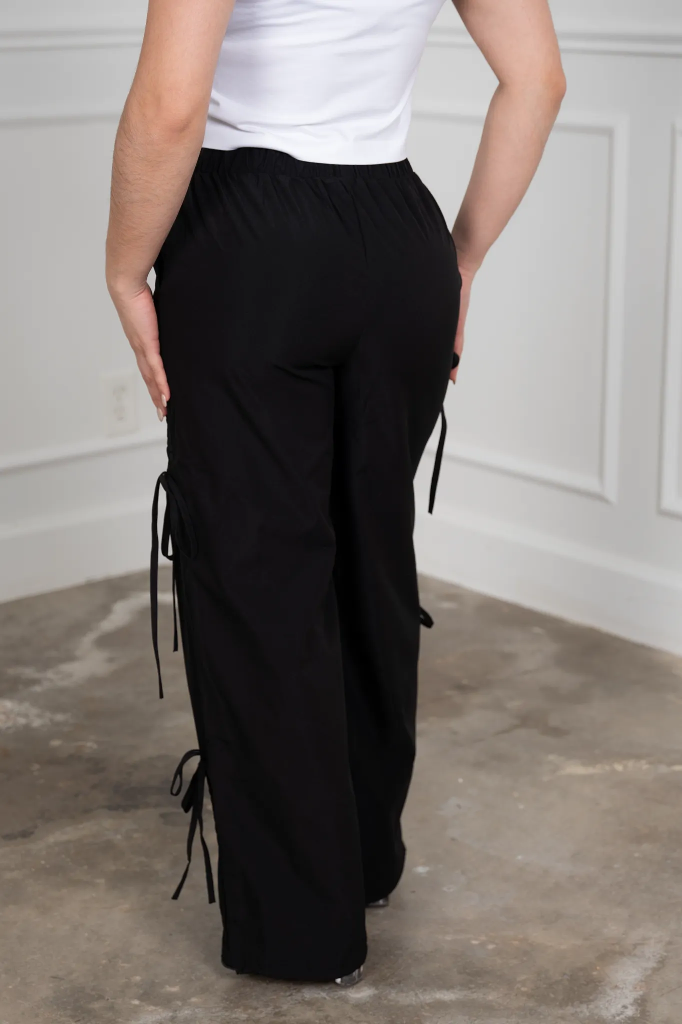 Ainoa - Black Cargo Pants